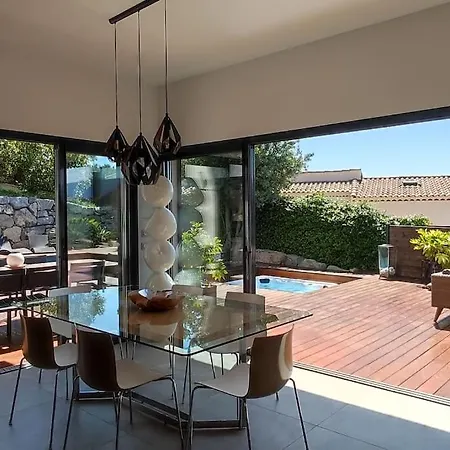 Moderne Piscine Jacuzzi Villa