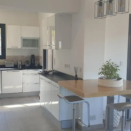 Vila Moderne Piscine Jacuzzi *