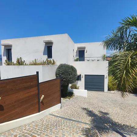 Vila Moderne Piscine Jacuzzi