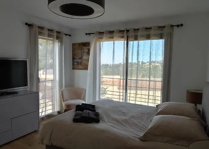 Moderne Piscine Jacuzzi Nizza