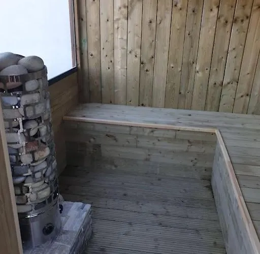 Moderne Piscine Jacuzzi Villa *