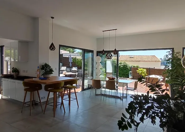 Moderne Piscine Jacuzzi Nizza