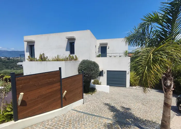 Vila Moderne Piscine Jacuzzi