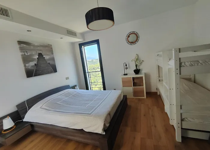 Moderne Piscine Jacuzzi Villa Nizza