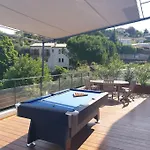 Moderne Piscine Jacuzzi *